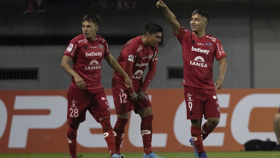 Ñublense derrota en la agonía a Everton y se ubica en la tercera ubicación del Campeonato