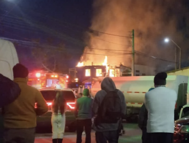 Incendio en La Calera deja una vivienda quemada y otra con daños parciales
