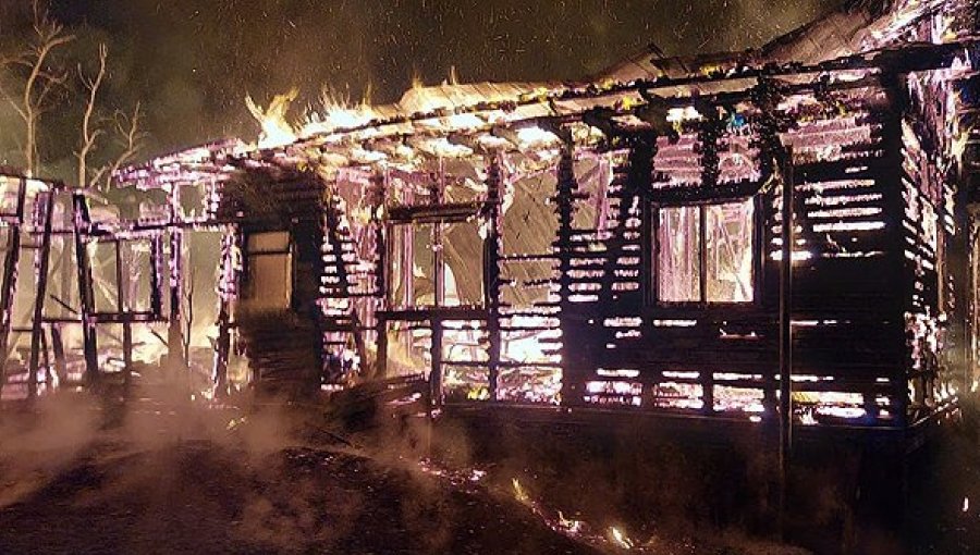 Gobierno anuncia querella por ataque incendiario a casa patronal en Tirúa