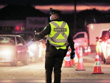 Dos lesionados deja volcamiento y posterior choque contra barreras de contención en ruta que une Los Ángeles y Nacimiento