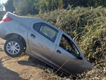 "Venía re bien": joven se vuelve viral tras terminar con auto en una zanja en su primera clase de manejo