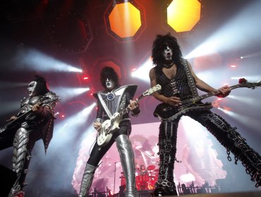 Kiss se despidió de Chile con recital que pasó de la euforia a la emoción del "adiós" definitivo