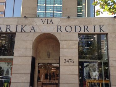 Millonario robo a exclusiva tienda Sarika Rodrik en Las Condes