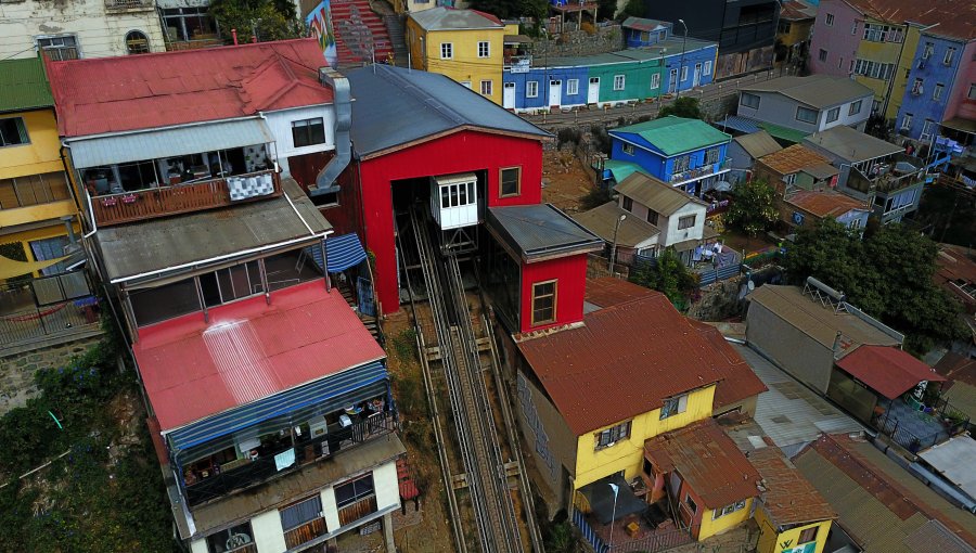 Recién en el mes de Julio ascensores reparados de Valparaíso podrían volver a funcionar
