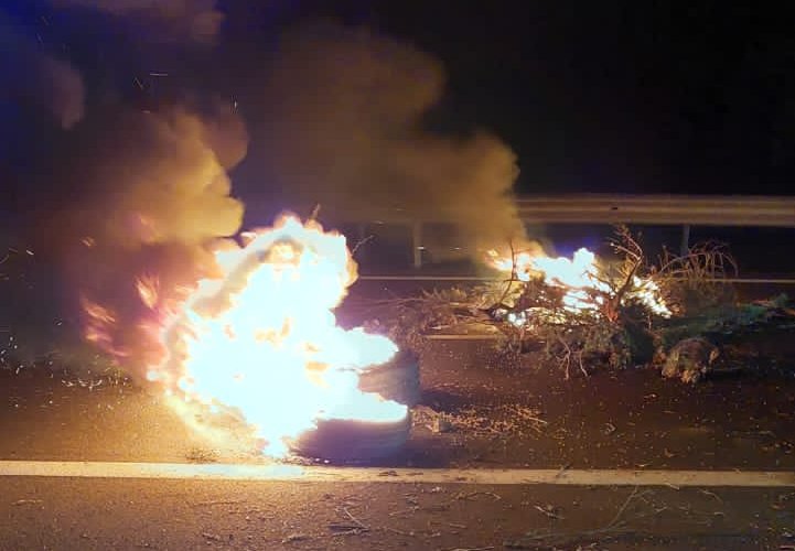 Barricadas se registran en la ruta 68 sector de Melosilla en dirección a Valparaíso: alta congestión vehicular