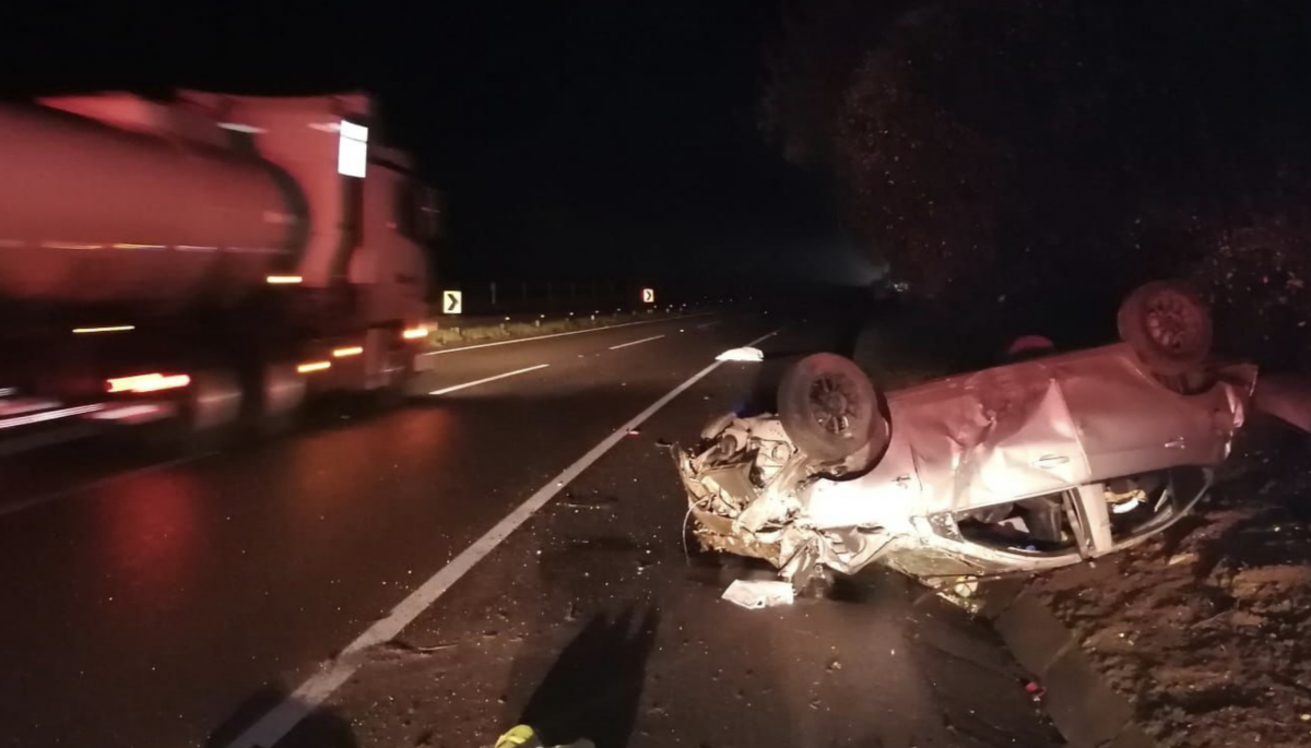 Volcamiento de un vehículo en la ruta 5 Sur dejó a una persona ...
