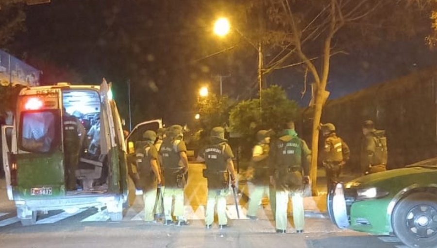 Al menos 17 detenidos deja saqueo a supermercado Tottus en Talagante: trabajadores fueron evacuados