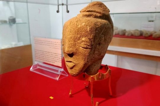 El agricultor que encontró una fascinante estatua de 4.500 años de antigüedad en la Franja de Gaza