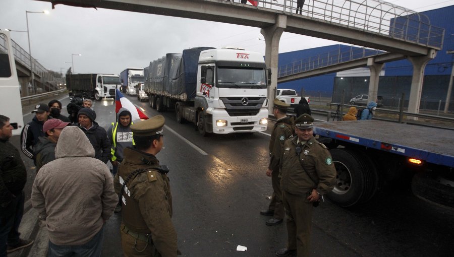 Parlamentarios de oposición criticaron al Gobierno por querellas por Ley de Seguridad del Estado contra camioneros