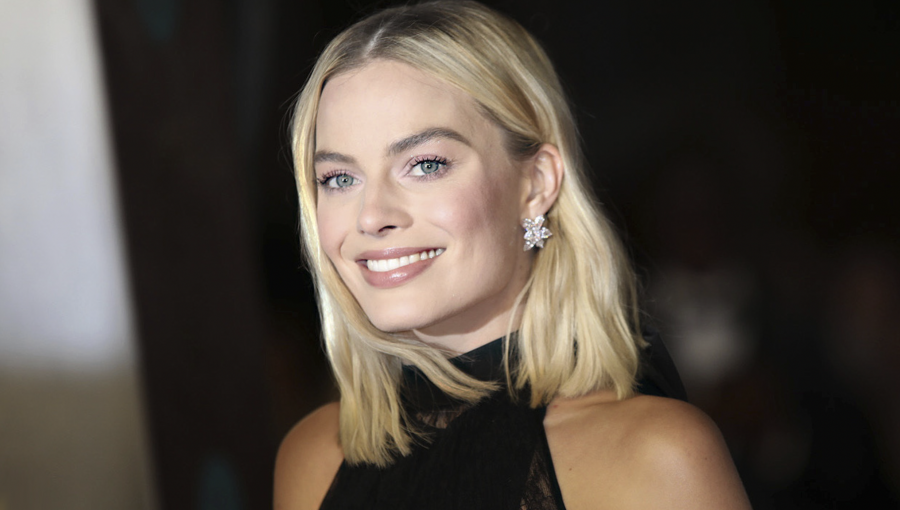 Liberan primera imagen de Margot Robbie como Barbie para la esperada película live-action