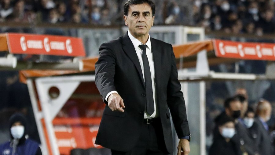 Gustavo Quinteros se quejó del arbitraje tras derrota de Colo-Colo ante River: "Fue un terrible error"