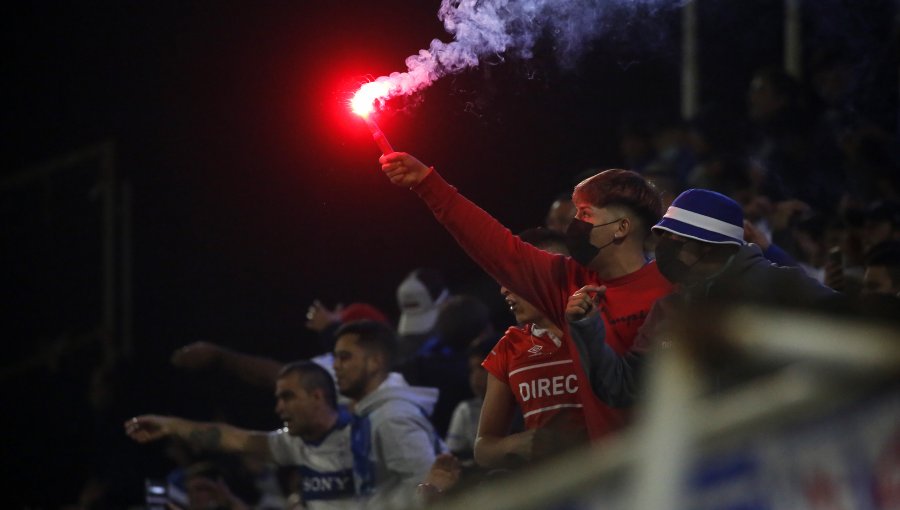 "Medidas severas deben ser tomadas": Flamengo denunció actos racistas y violencia de algunos hinchas de la UC