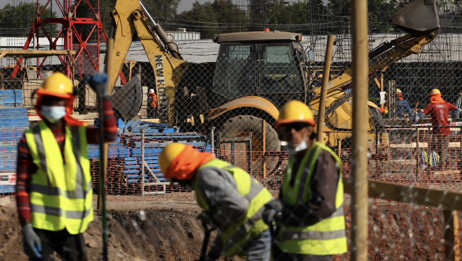 Desempleo entre enero y marzo en la región de Valparaíso cayó 2,1 puntos en comparación al año anterior: cifra llega a 7,9%