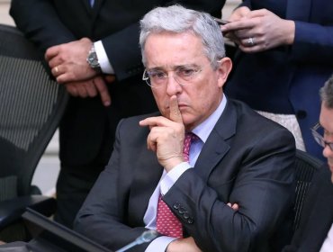 Jueza decide que el expresidente de Colombia Álvaro Uribe debe ir a juicio por caso de soborno a testigos