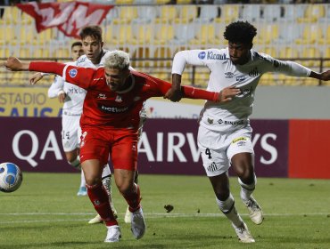 Mereció más: U. La Calera empató con Santos y es líder de su grupo en Copa Sudamericana