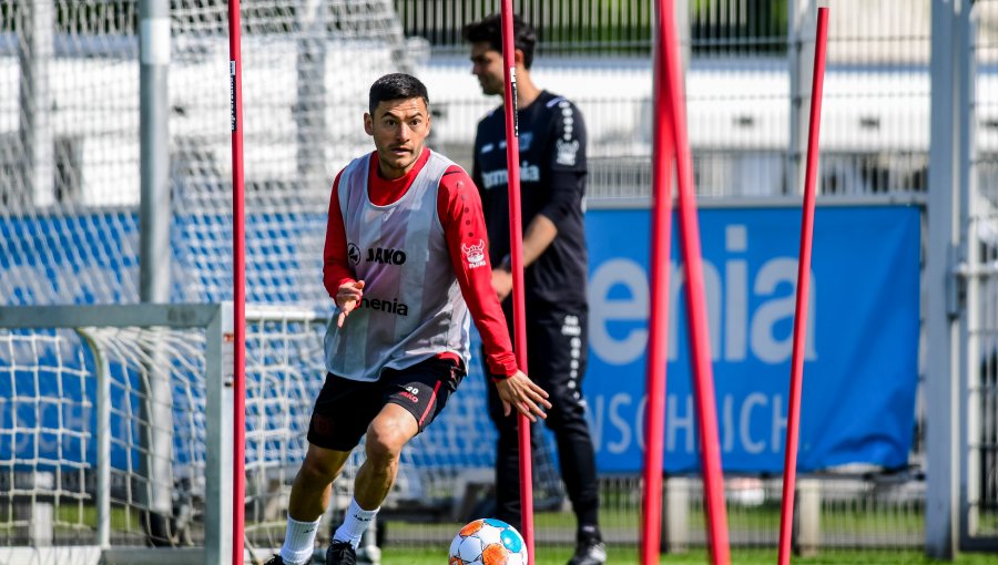 Confirman que Charles Aránguiz se quedará en el Bayer Leverkusen hasta el 2023