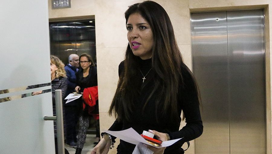 Declaran admisible el recurso de amparo de pareja de exalcaldesa Karen Rojo por incautación de celulares en Antofagasta