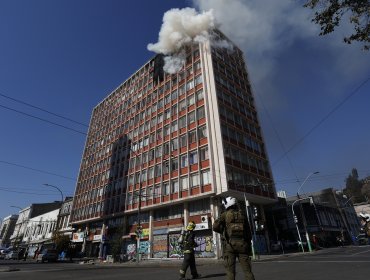 Las tres graves falencias detectadas en incendio del edificio Plaza Victoria y que podrían haber desencadenado una tragedia en Valparaíso