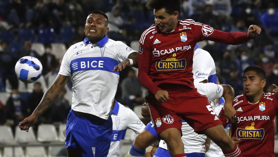 La UC recibió millonarias multas por incidentes en el partido ante Sporting Cristal por Copa Libertadores