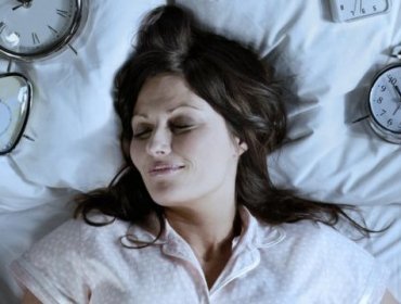 Lo que los últimos estudios revelan sobre cuántas horas de sueño necesitas para pensar y sentirte mejor