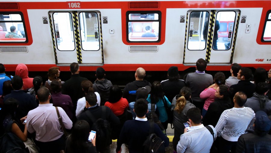 Falla técnica provocó interrupción parcial de los servicios de la Línea 3 del Metro de Santiago