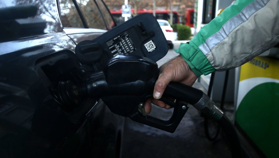 Gobierno busca mantener el abastecimiento de combustible tras el anuncio de paralización de Enap