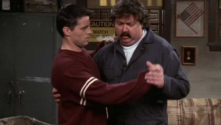 Muere Mike Hagerty, recordado por su personaje de “Mr. Treeger” en “Friends”