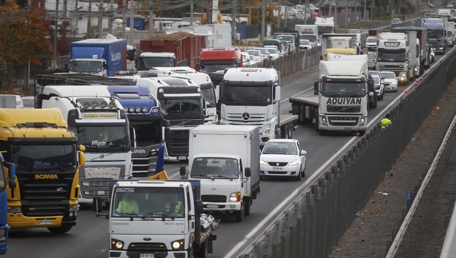 Contratistas forestales apuntan a grupo de camioneros por caída de acuerdo con el gobierno: "Se perdió por el capricho de algunas personas"