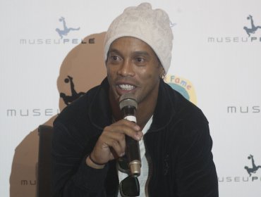 Ronaldinho e históricos de la Roja jugarán en inauguración de estadio de Calama