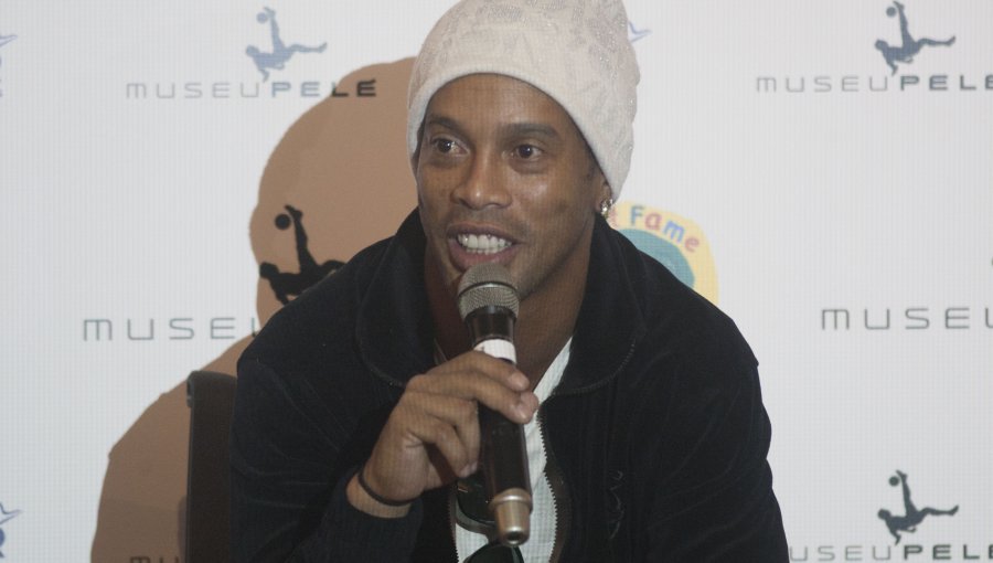 Ronaldinho e históricos de la Roja jugarán en inauguración de estadio de Calama