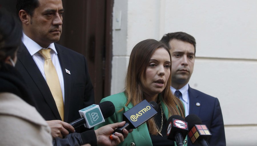 Diputados de oposición piden indagar donaciones de Karina Oliva a otras candidaturas del Frente Amplio