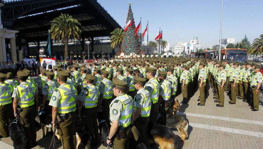 "Knightsbridge": Tres tenientes de Carabineros estarían involucrados en la captación de funcionarios para participar en estafa piramidal