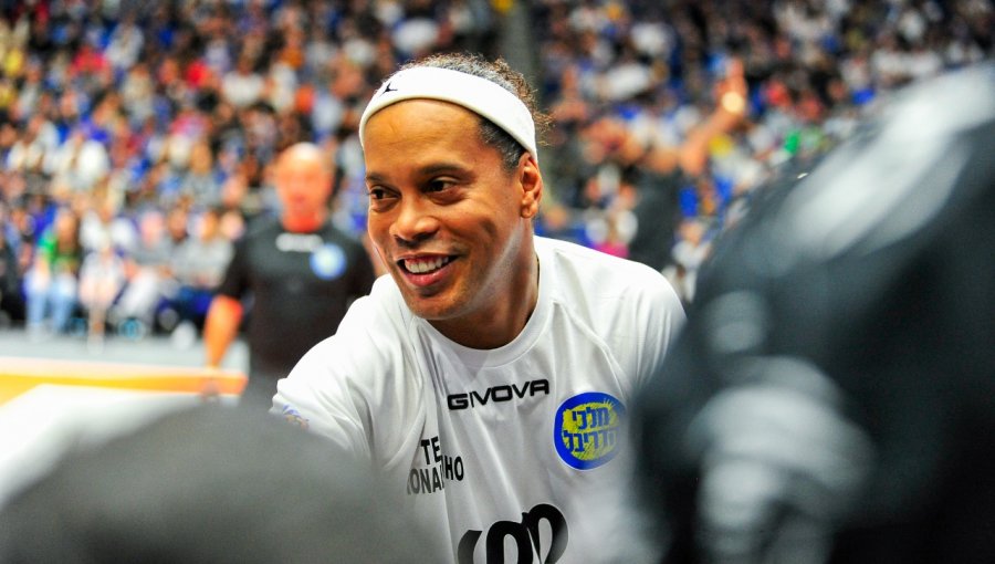 Ronaldinho no vendrá a Chile: suspenden inauguración del Zorros del Desierto
