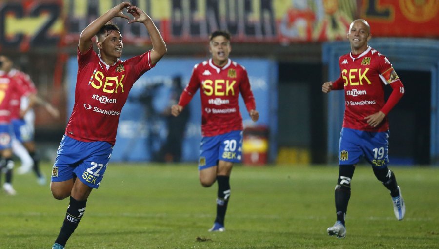 U. Española regresa a lo más alto del Campeonato Nacional tras derrotar a D. Antofagasta