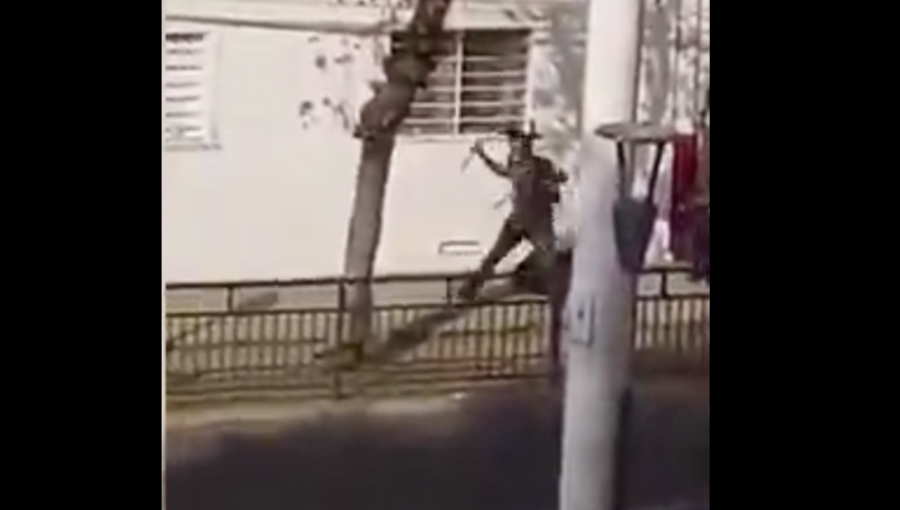 Captan violenta pelea a cuchillos en pleno polo comercial de Viña del Mar: serían dos grupos de ambulantes
