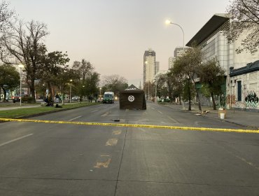 Menor de 13 años falleció tras ser atropellado en el centro de Santiago: transeúntes retuvieron a conductor que intentó huir