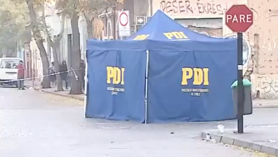 Una mujer falleció y otra quedó herida de gravedad tras balacera en el centro de Santiago