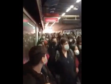 Pánico causó entre los pasajeros la "falla técnica" registrada en la Línea 1 del Metro de Santiago