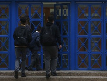 Colegio Salesiano de Valparaíso instala pórticos detectores de metales en su ingreso: apoderados solicitaron medida por "seguridad"