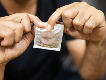 ISP instruye cese de distribución, cuarentena preventiva y no uso de 39 lotes de preservativos masculinos