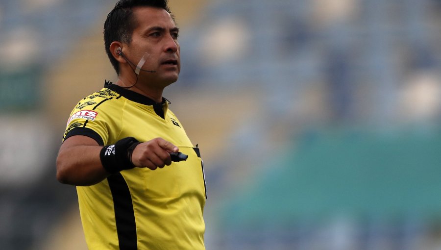 Julio Bascuñán será el único árbitro chileno en el Mundial de Qatar: dirá presente en el VAR