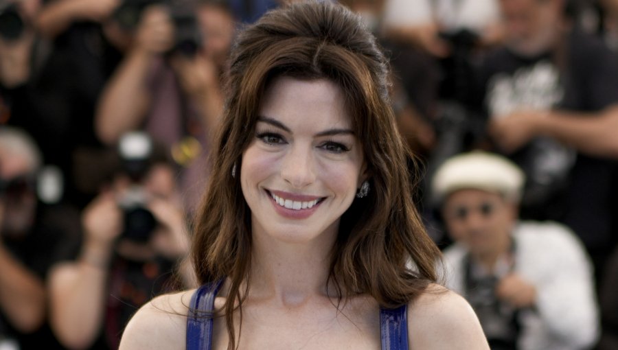 Anne Hathaway se roba las miradas en el Festival de Cine de Cannes con impecable look