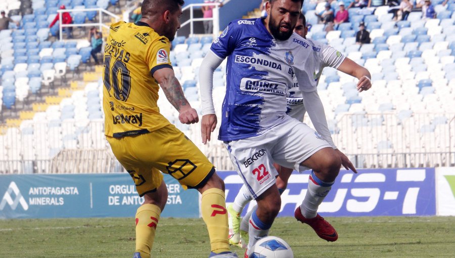 Con el retorno de Torgnascioli Everton logró un vibrante empate ante Antofagasta en el norte