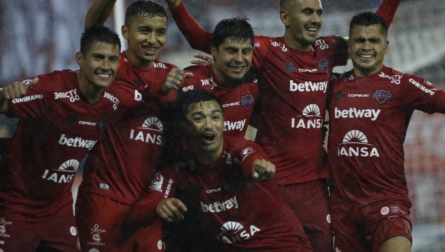 Ñublense trepó a la cima del Campeonato Nacional tras superar por 3 a 1 a Curicó Unido
