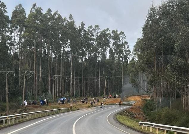 Grupo de al menos 70 encapuchados atacaron con armas de fuego a carabineros que resguardaban un fundo en Quidico