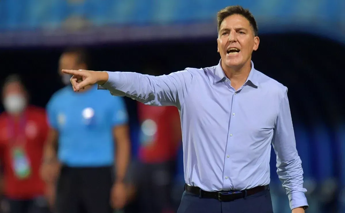 Eduardo Berizzo tendría casi listo su arribo a la Roja y dirigiría en la gira por Asia