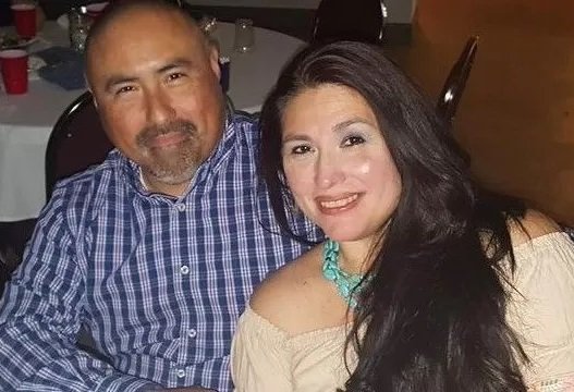 Muere de un ataque al corazón el esposo de una de las profesoras asesinadas en el tiroteo en la escuela de EE.UU.