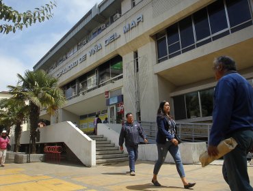 Ex trabajadora de Desarrollo Comunitario demanda al Municipio de Viña del Mar por "vulneración de derechos fundamentales"