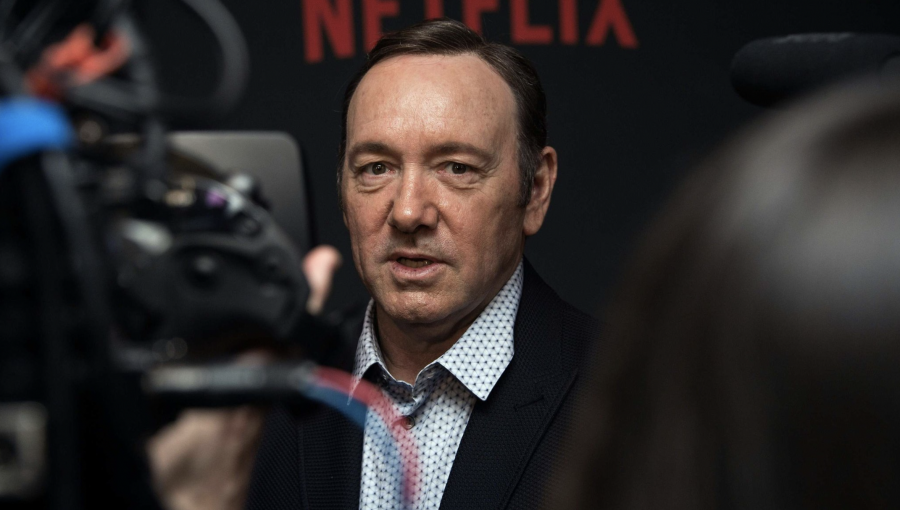 Kevin Spacey es acusado de delitos de agresión sexual por la fiscalía británica