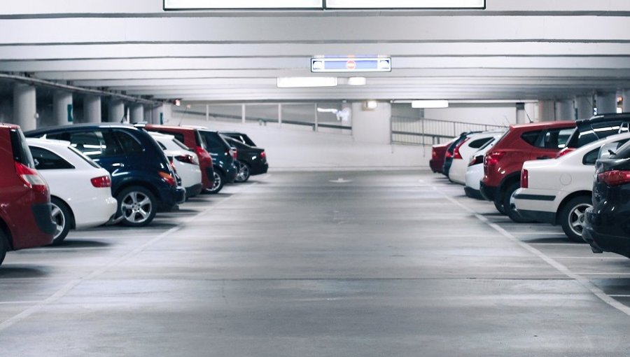 Estacionamientos logran mayores precios de arriendo en departamentos pequeños